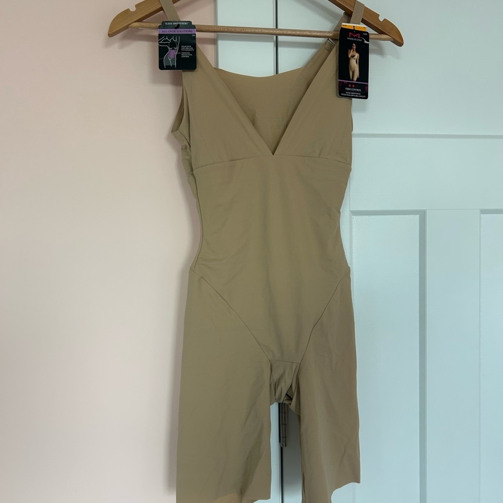 Maidenform Firm Control Wear-Your-Own-Bra Singlet in Nude NWT size small - Picture 2 of 6